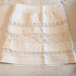 LOFT white skirt with lace stripe detail size 4